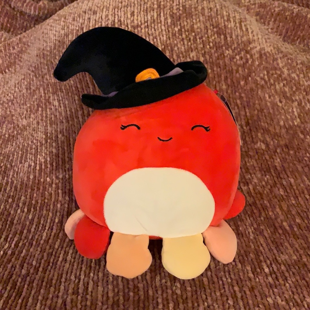 Detra Octopus Witch Squishmallow